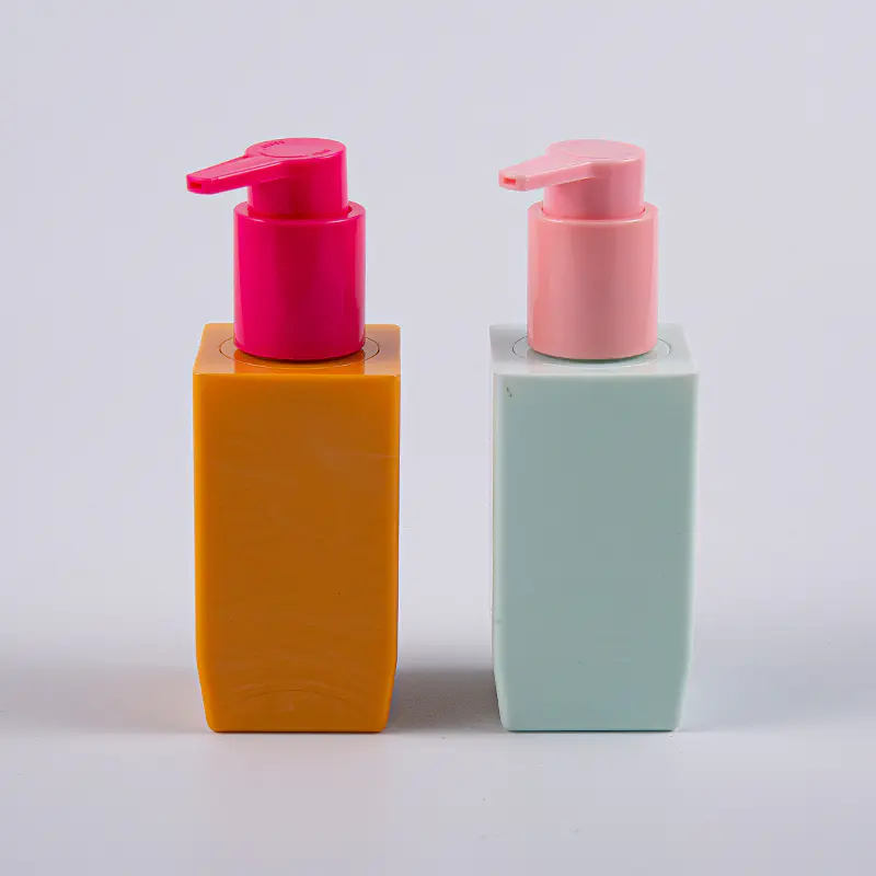 Tùy chọn nhiều màu sắc Hình vuông Chai kem dưỡng da dày 50ml PETG có bơm nhựa 