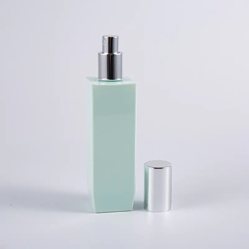 Tùy chọn nhiều màu Hình dạng vuông Chai kem dưỡng da dày 150ml PETG có nắp bơm bằng nhôm 